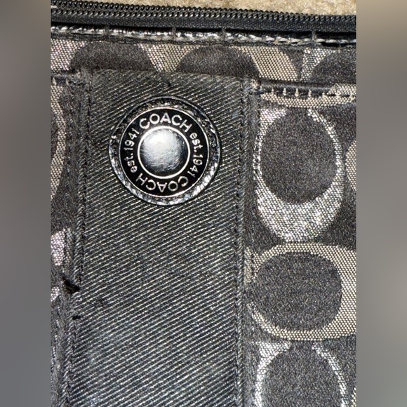 Coach signature stripe 3 color  metallic signature large logo wristlet black - Picture 6 of 8